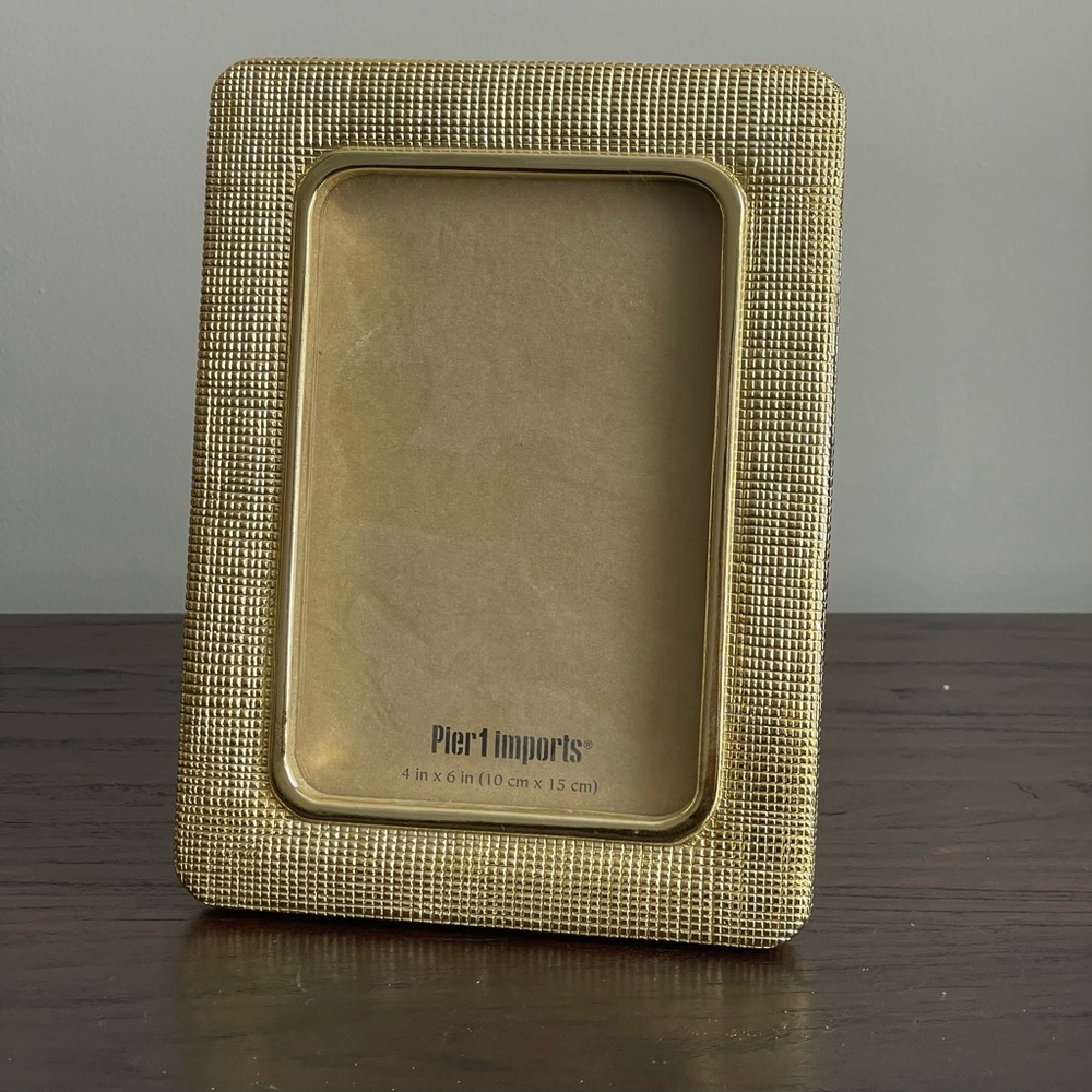 Pier 1 Gold Metal 4x6 Photo Picture Frame